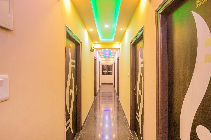 העיר בנגלור Hotel O Ganakkal Near Bgs Hospital Junction Formerly Omkar Inn. מראה חיצוני תמונה
